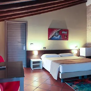 Hotel D&d, Parma